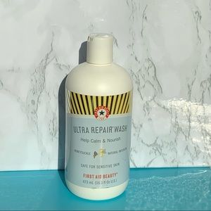 Brand New SEALED First Aid Beauty Ultra Repair Wash 16oz Honeysuckle
